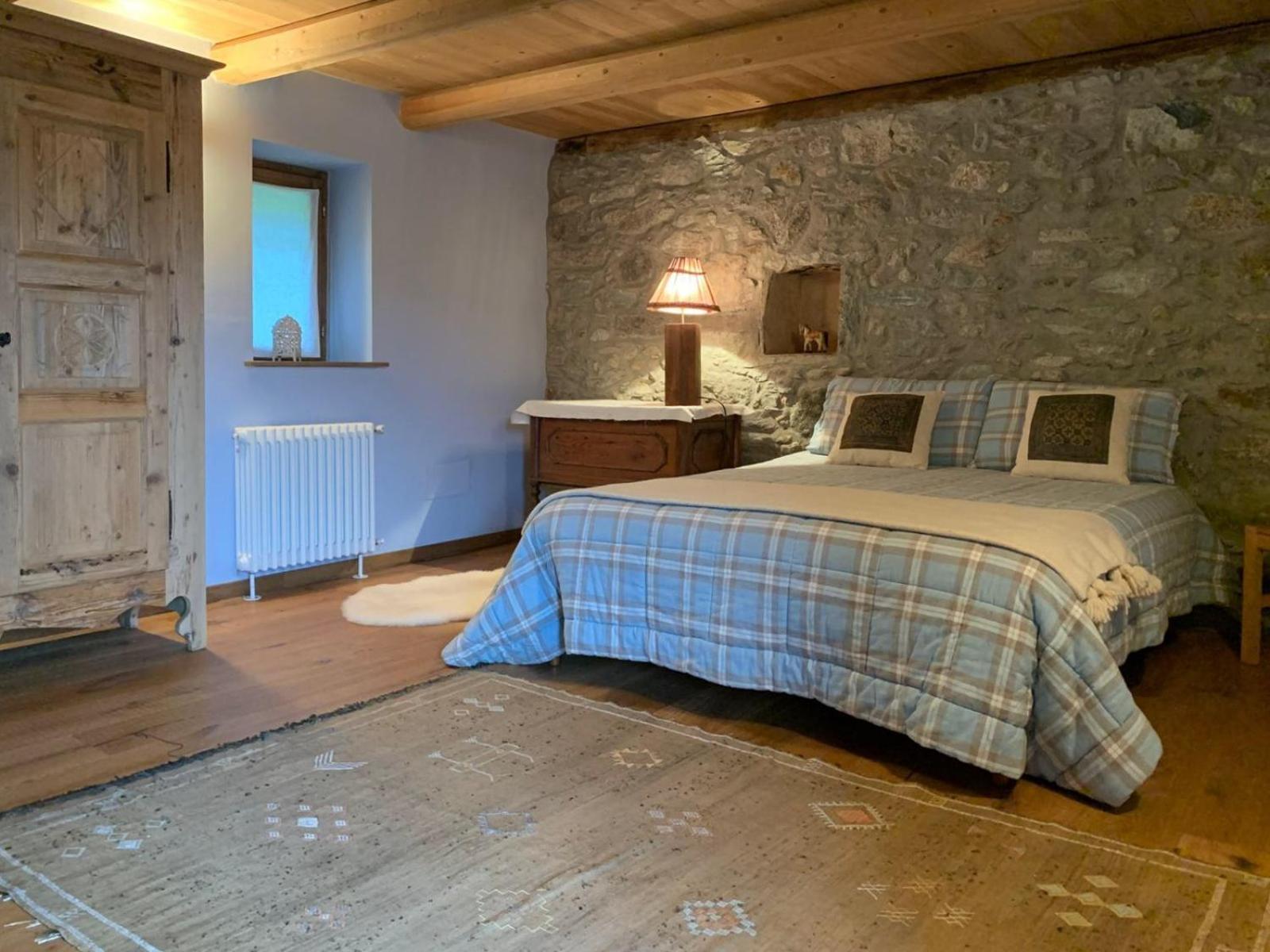 Affittacamere Montagne Verdi Varallo Exteriör bild