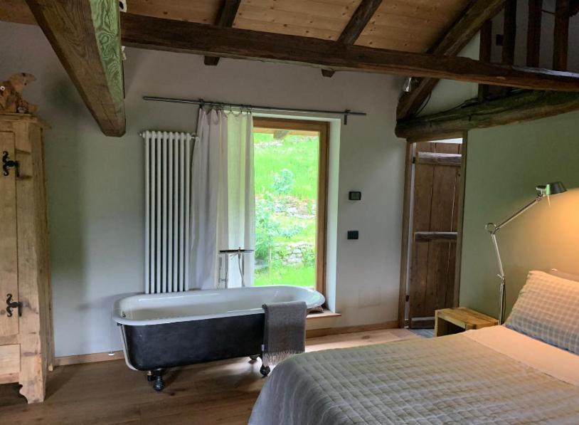 Affittacamere Montagne Verdi Varallo Exteriör bild